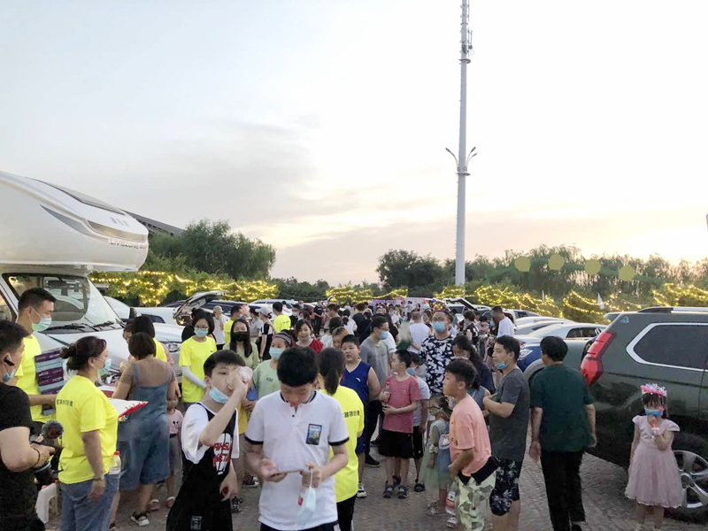 夏令營挑戰(zhàn)地攤經濟，覽眾房車不一樣的活動