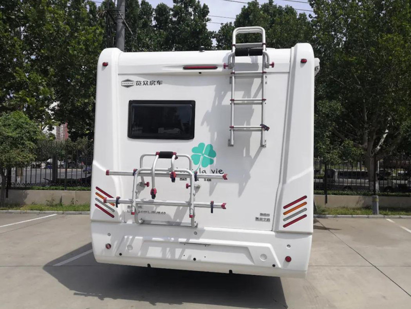 過幾天沈陽特?zé)狒[，這么多房車