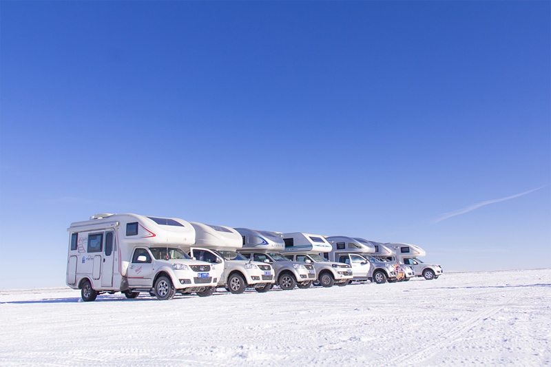 冬季玩雪，開房車這個必須要有