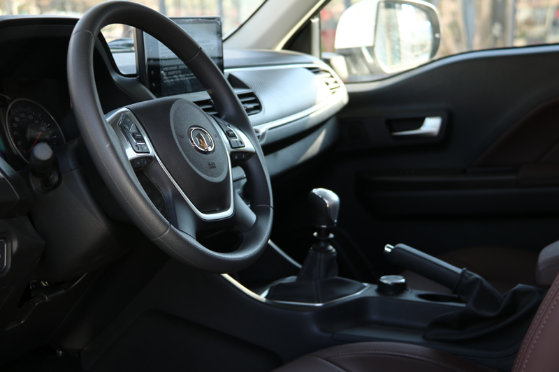 四驅(qū)房車(chē)還有兩張超大雙人床