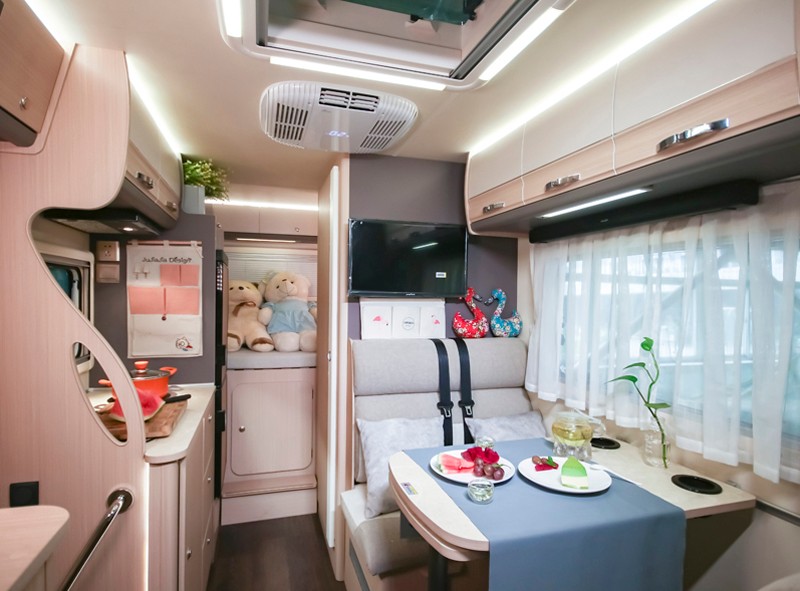 不懼荒野，不怕泥濘，四驅(qū)房車更給力