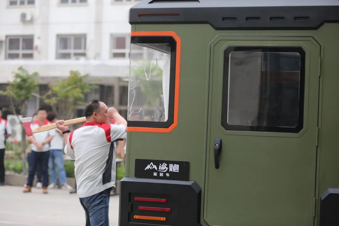 砸掉山海炮旅居車，覽眾房車究竟在搞什么？