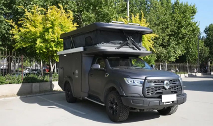 2.0T+四驅(qū)，高僅2.2米，能入地庫，這款硬核升頂房車你愛了嗎？